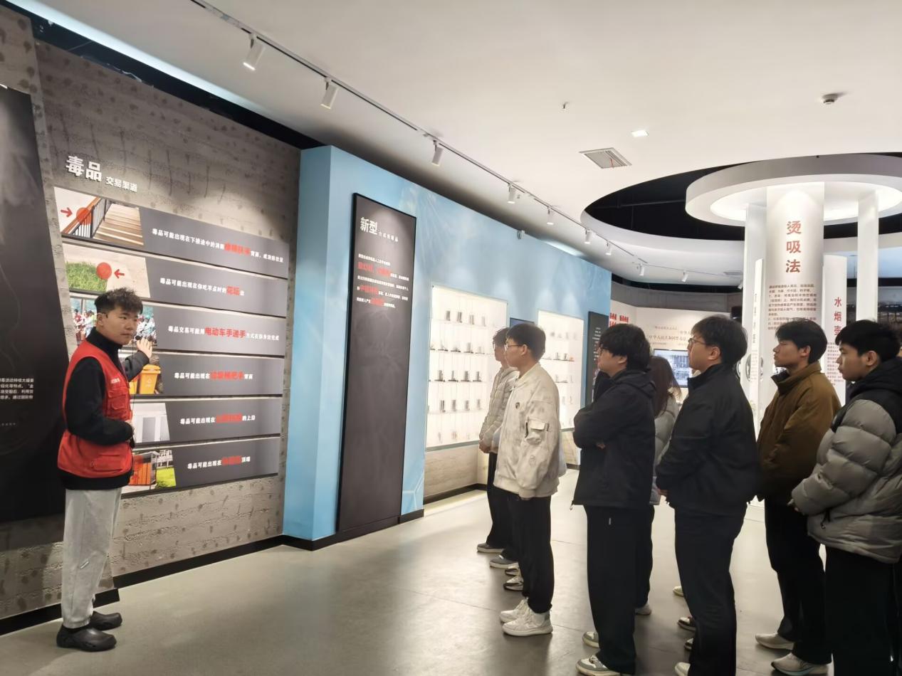 1E028219CABAAB8DFCCDAD0C5E40CFFA