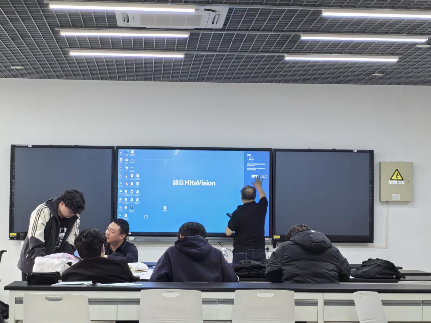 869849322f1ed77eecd92bbc1b1e679d