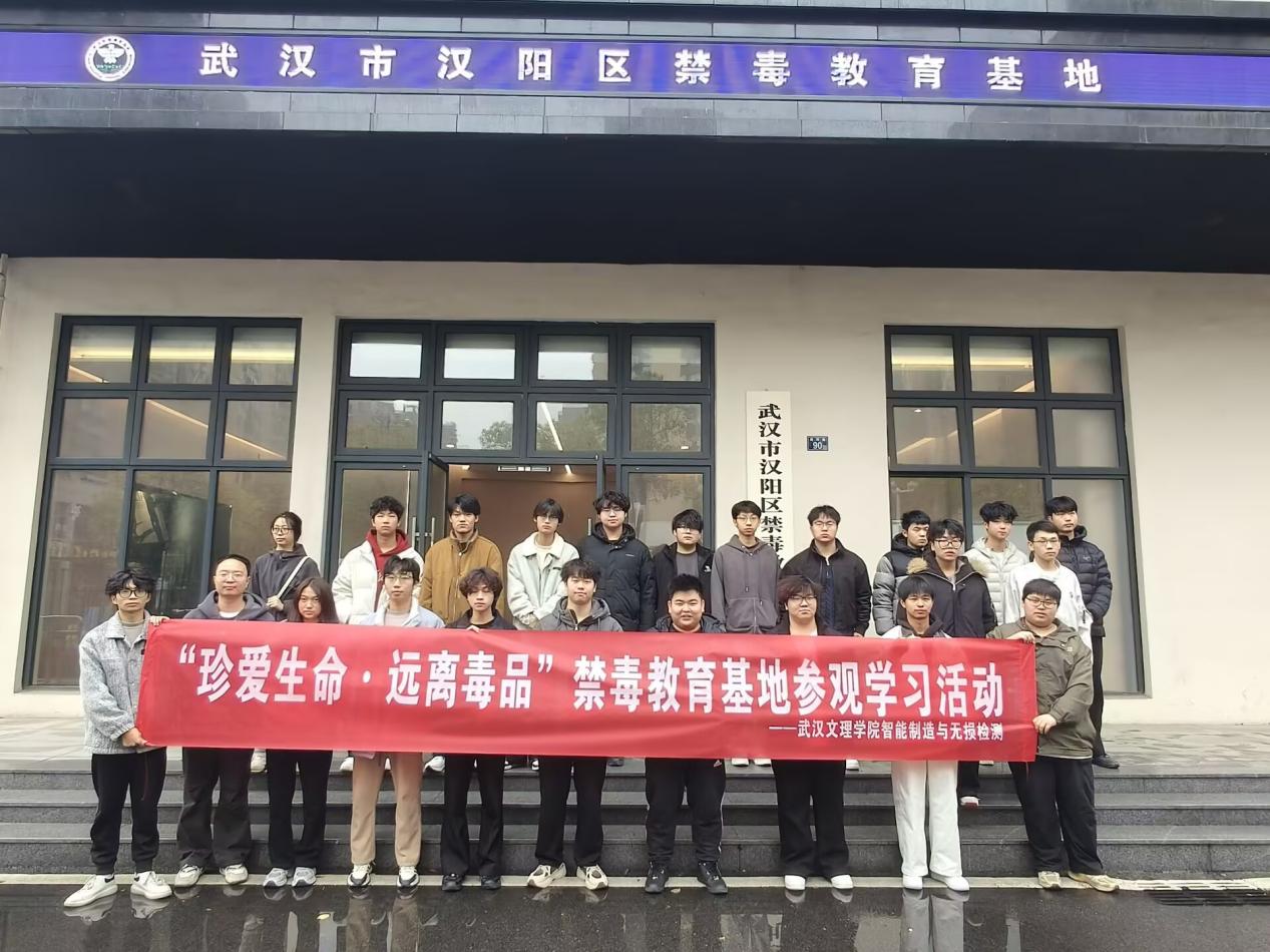 8CBCF7C7366AE37E47D4595B5A6BF137